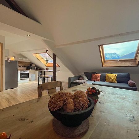 Cocon Sous Les Toits Apartment Albertville Bagian luar foto