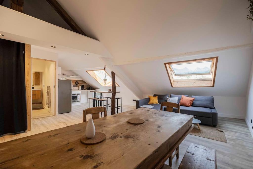 Cocon Sous Les Toits Apartment Albertville Bagian luar foto