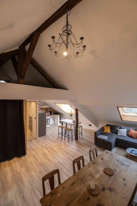 Cocon Sous Les Toits Apartment Albertville Bagian luar foto