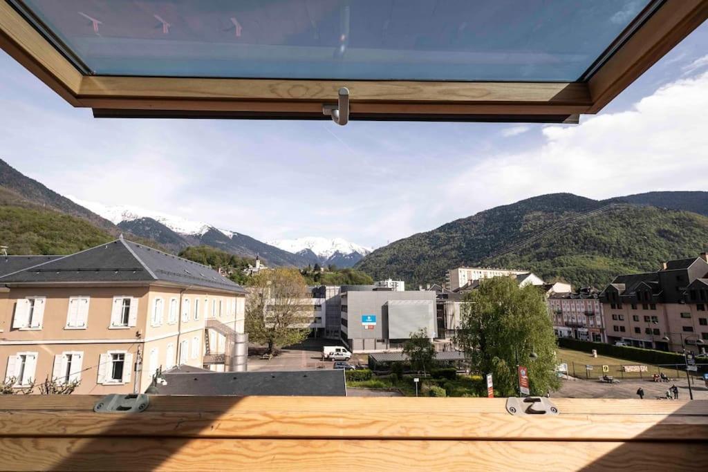 Cocon Sous Les Toits Apartment Albertville Bagian luar foto