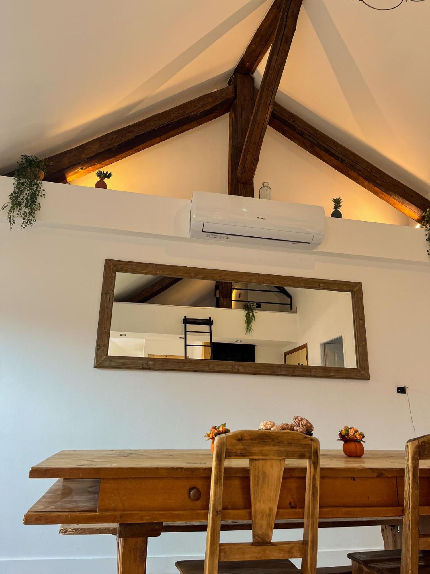 Cocon Sous Les Toits Apartment Albertville Bagian luar foto