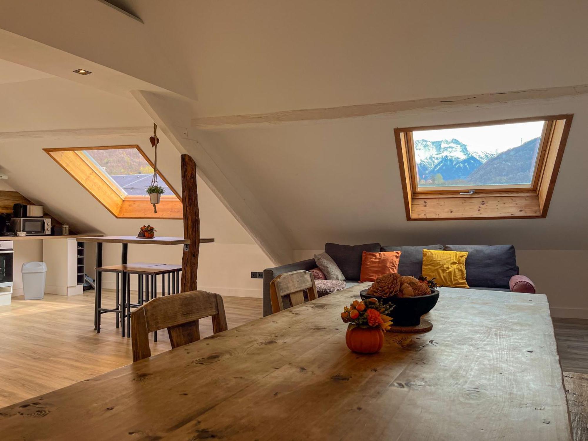 Cocon Sous Les Toits Apartment Albertville Bagian luar foto