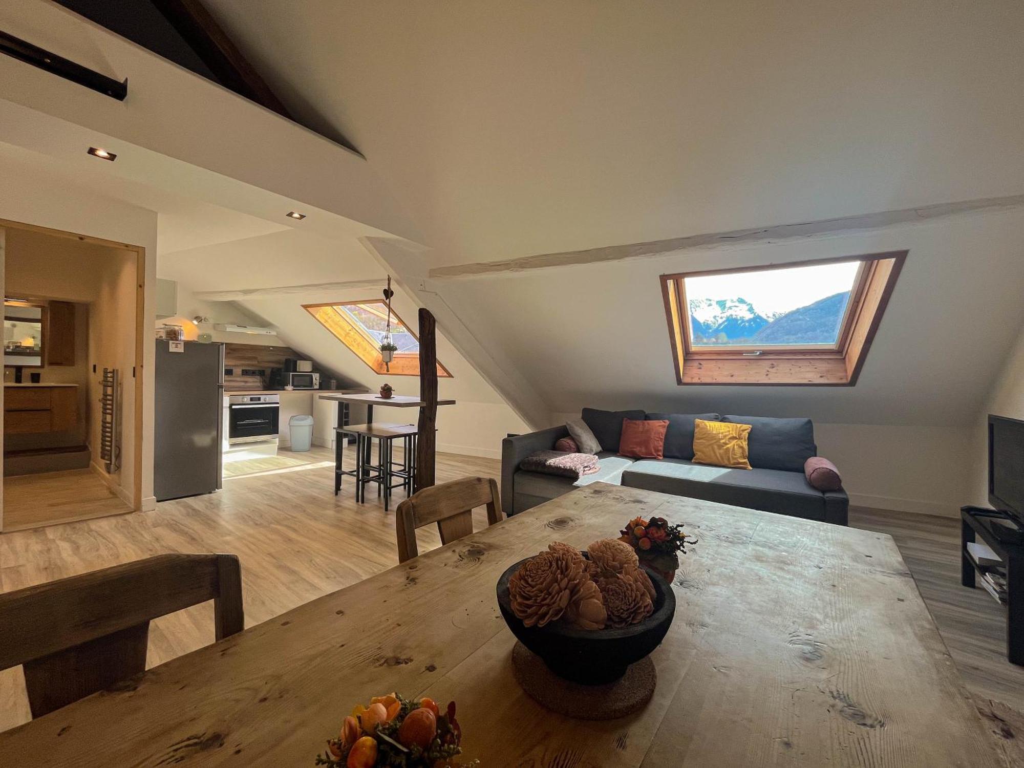 Cocon Sous Les Toits Apartment Albertville Bagian luar foto